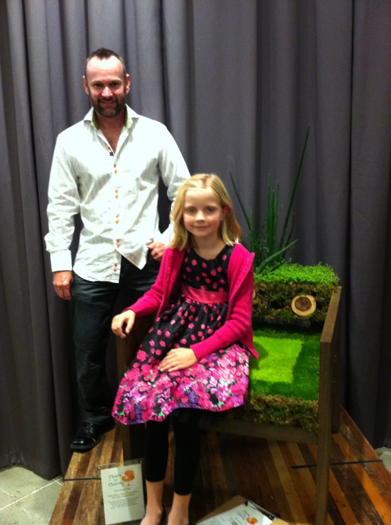 Global Moss Live Chair