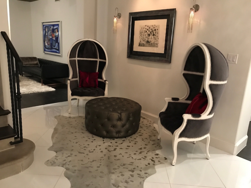 Dallas Residence, Foyer